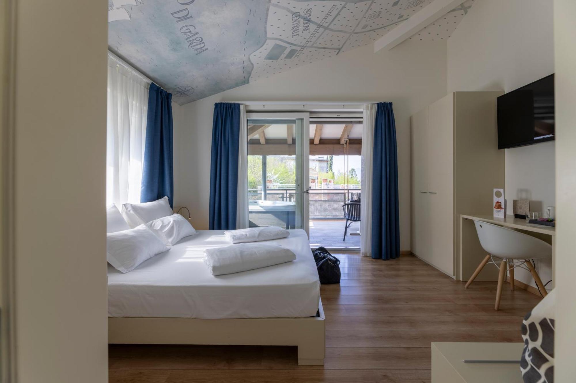 Hi Hotels Torbole - Pool & Spa Torbole Sul Garda ภายนอก รูปภาพ