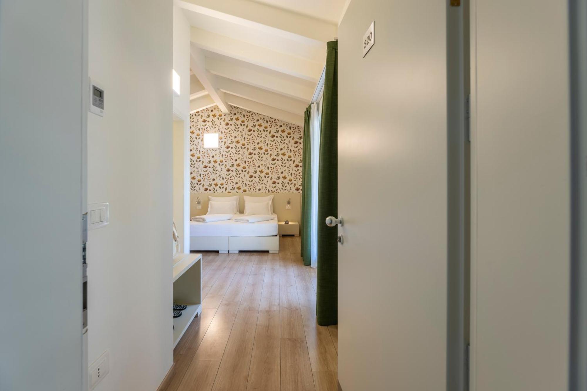 Hi Hotels Torbole - Pool & Spa Torbole Sul Garda ภายนอก รูปภาพ