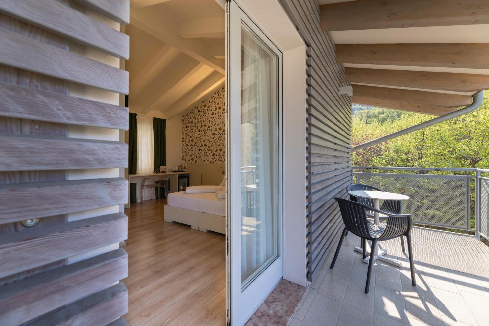 Hi Hotels Torbole - Pool & Spa Torbole Sul Garda ภายนอก รูปภาพ
