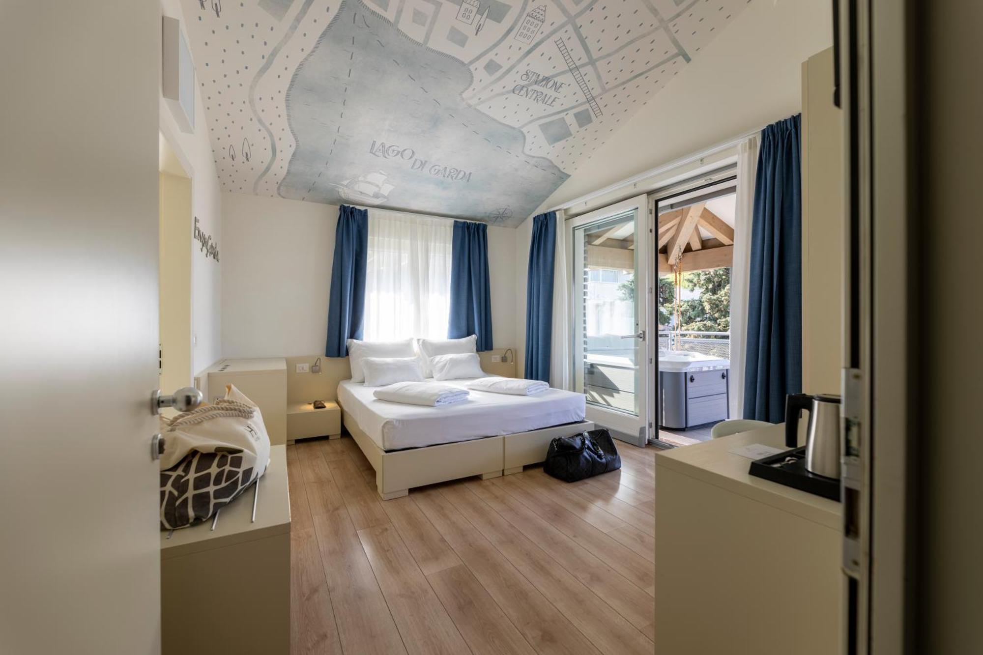 Hi Hotels Torbole - Pool & Spa Torbole Sul Garda ภายนอก รูปภาพ