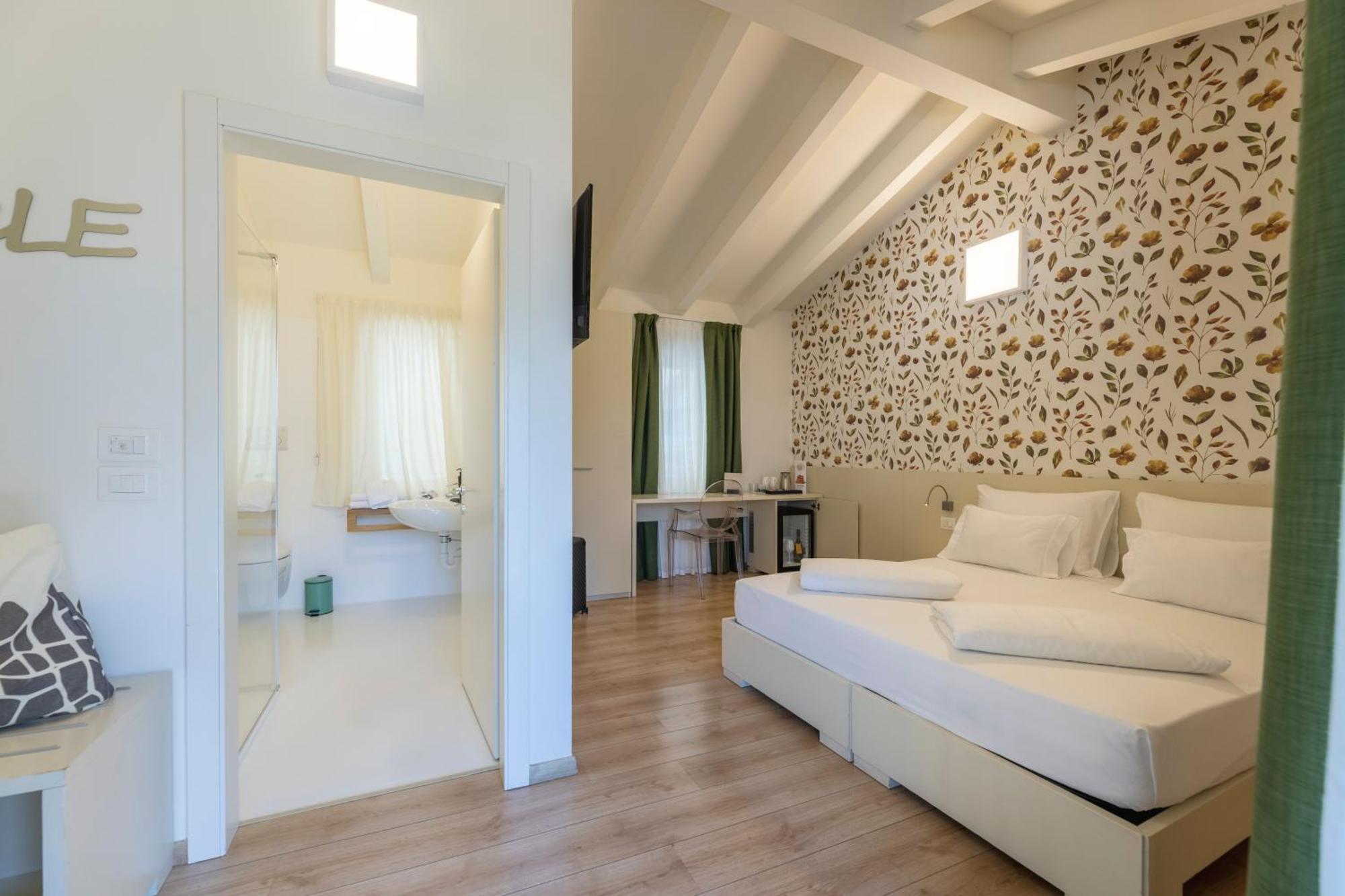 Hi Hotels Torbole - Pool & Spa Torbole Sul Garda ภายนอก รูปภาพ