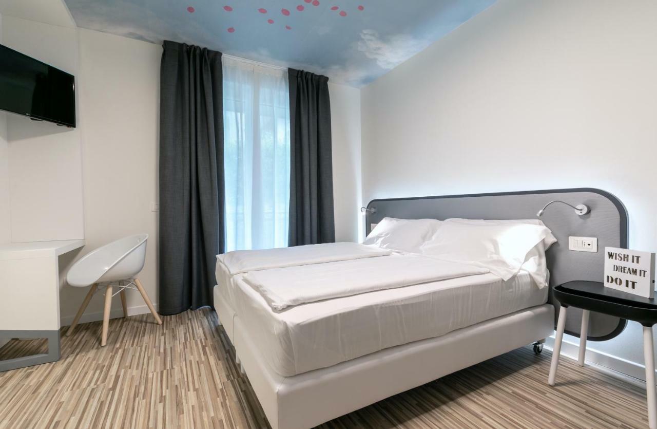Hi Hotels Torbole - Pool & Spa Torbole Sul Garda ภายนอก รูปภาพ